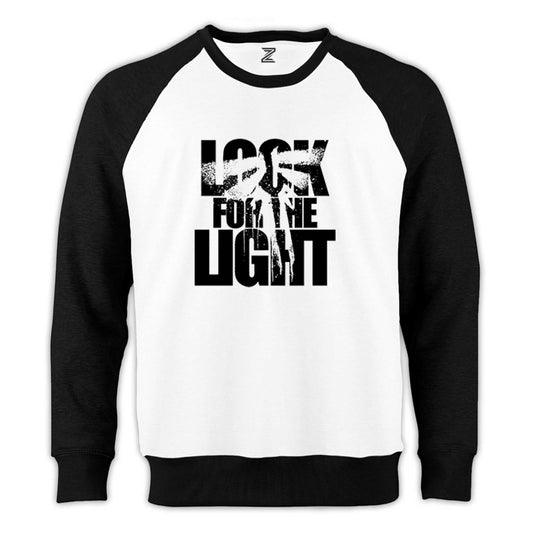 The Last Of Us Look for The Light Text Reglan Kol Beyaz Sweatshirt - Zepplingiyim
