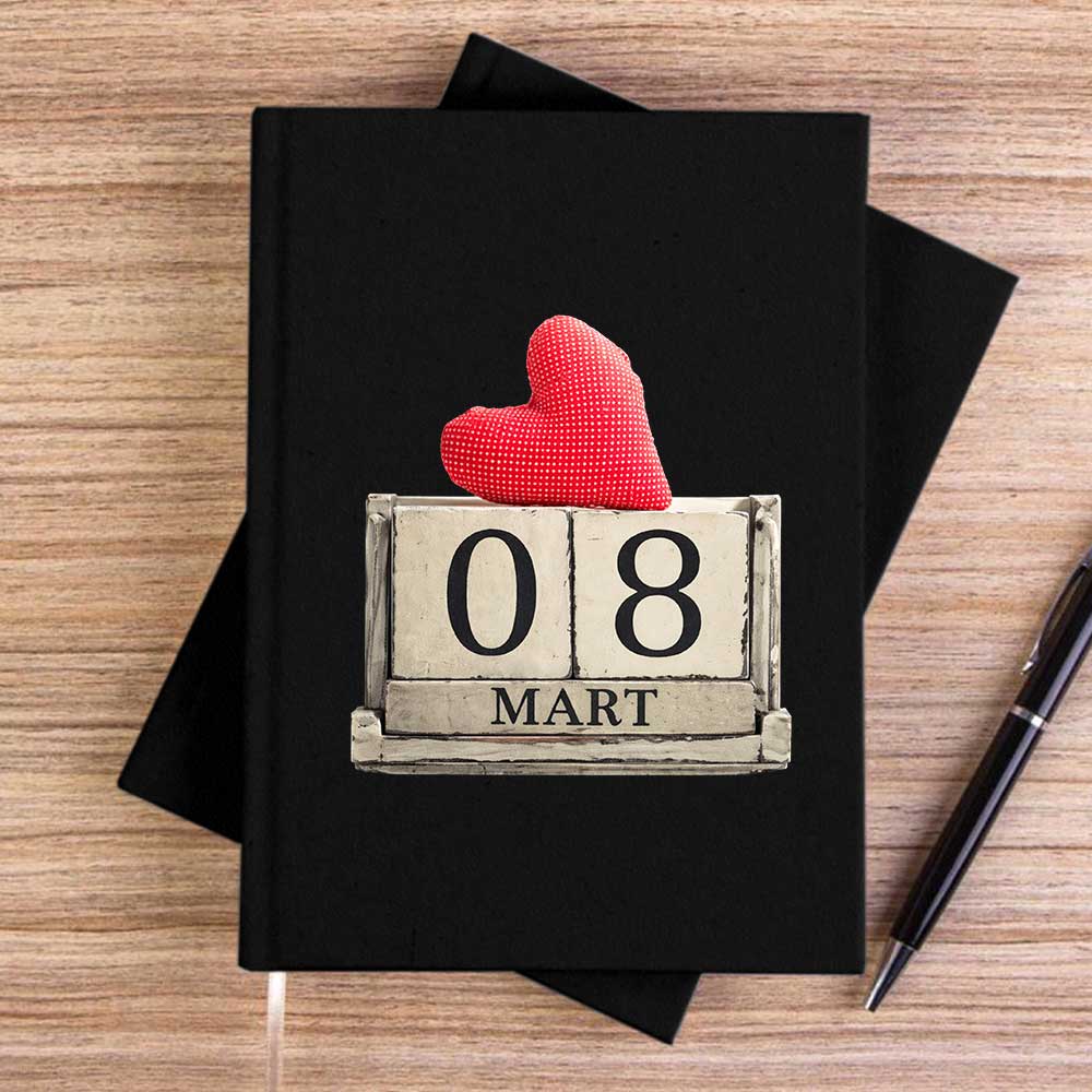 8 Mart Takvim Siyah Çizgisiz Kanvas Defter
