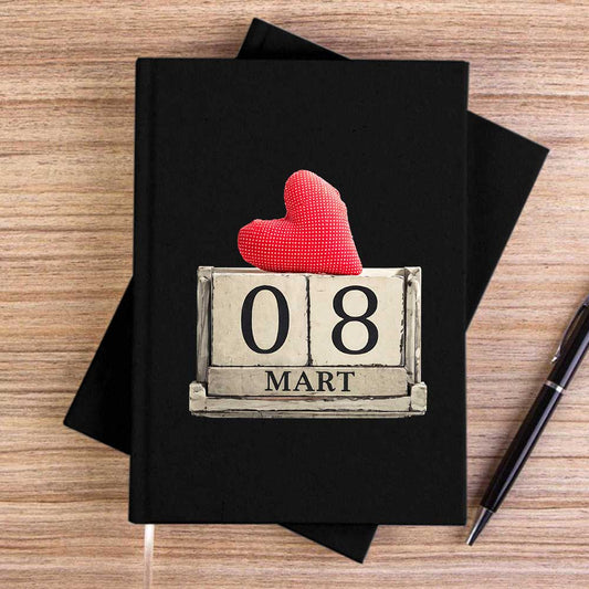8 Mart Takvim Siyah Çizgisiz Kanvas Defter