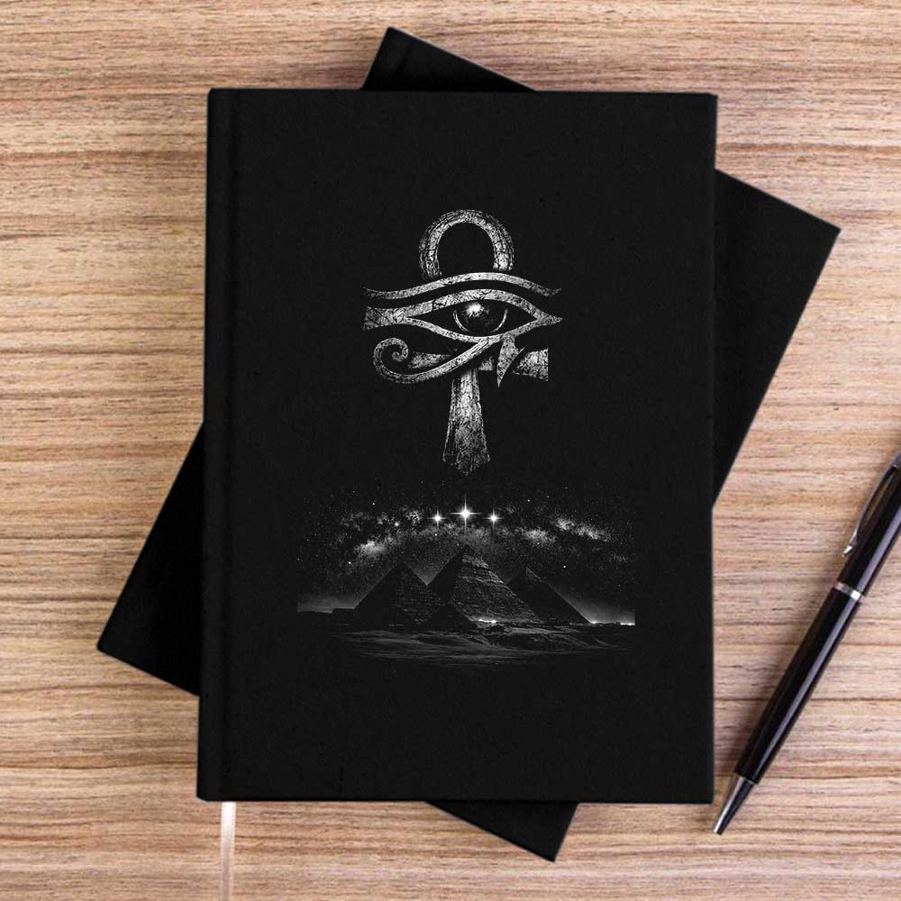 Horus ve Piramitler Siyah Çizgisiz Kanvas Defter