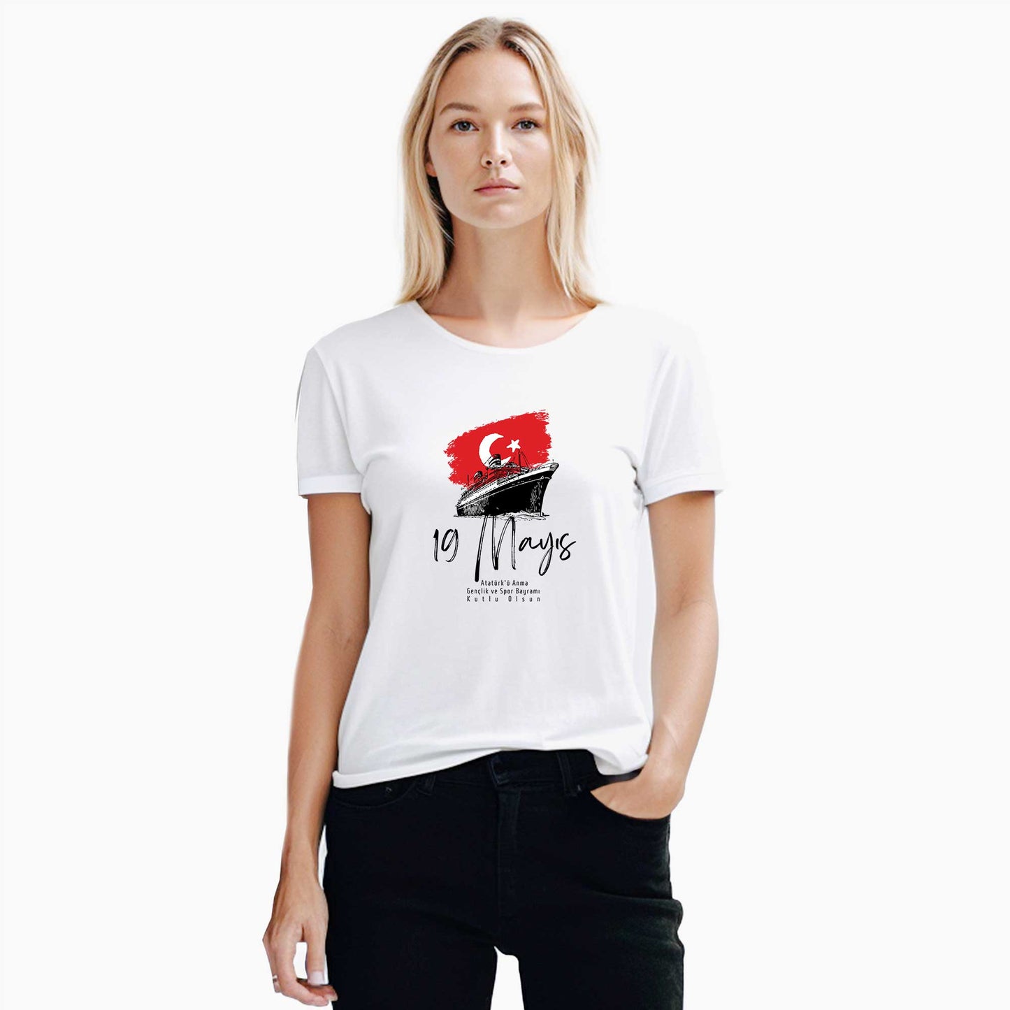 19 Mayıs Beyaz Kadın Tişört