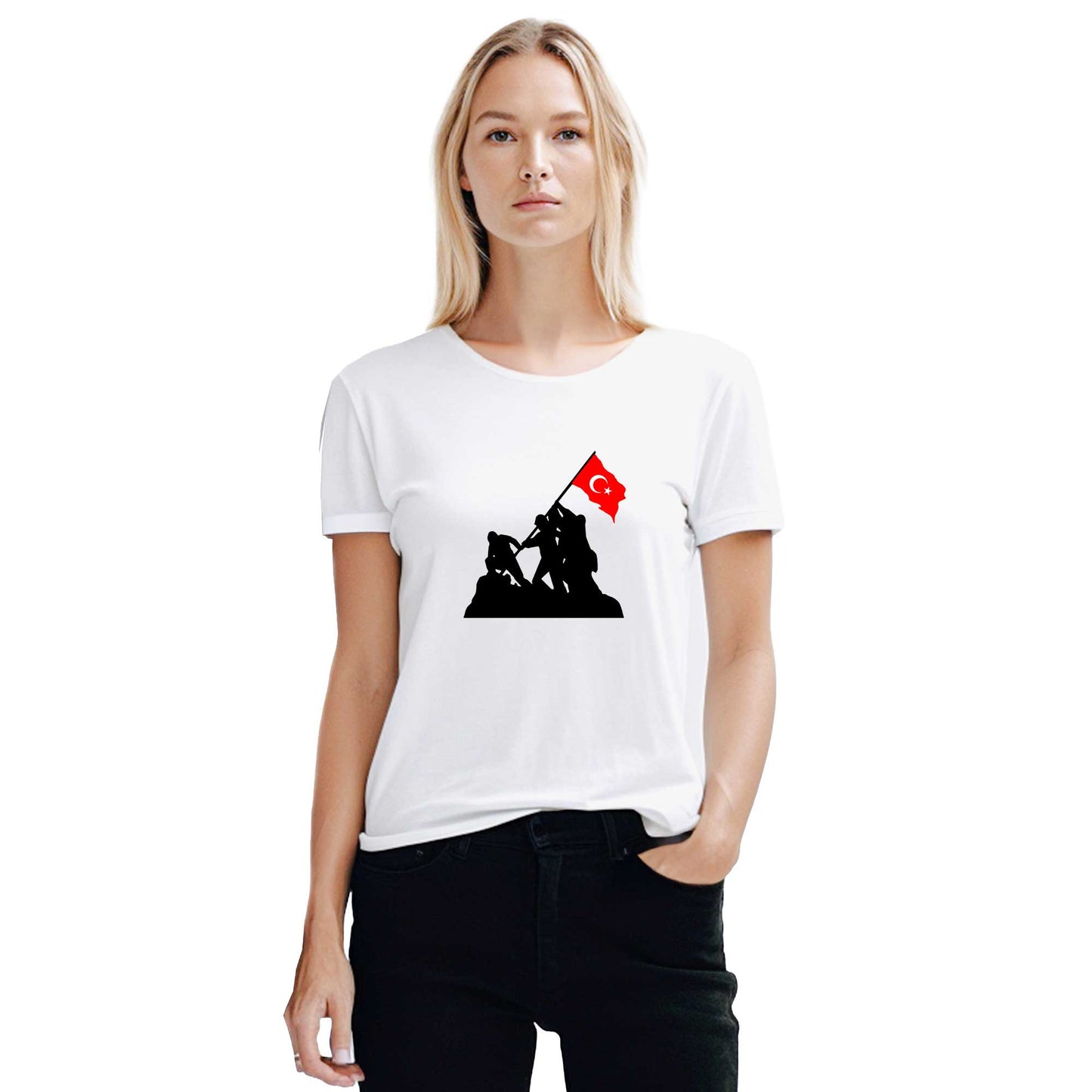 18 Mart Bayrak ve Destan Beyaz Kadın Tişört