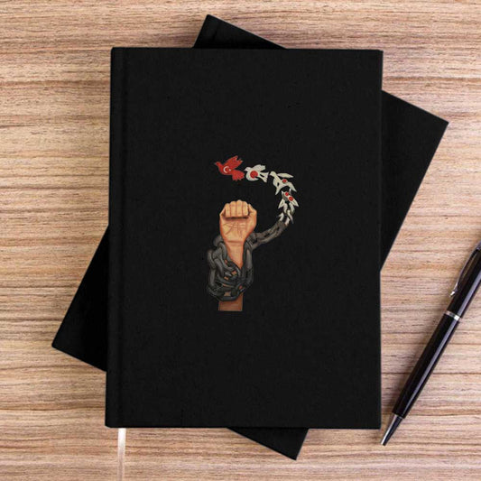 Hangi Çılgın Bana Zincir Vuracakmış Şaşarım Siyah Çizgisiz Kanvas Defter