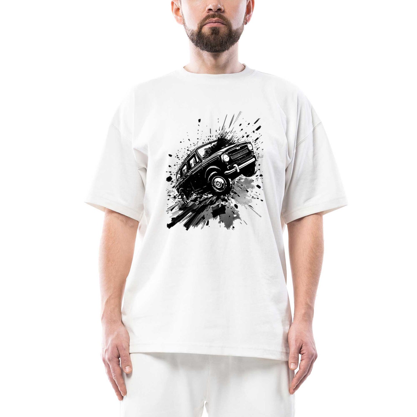 Cartoonish Travelling Black Car Oversize Beyaz Tişört