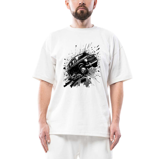 Cartoonish Travelling Black Car Oversize Beyaz Tişört