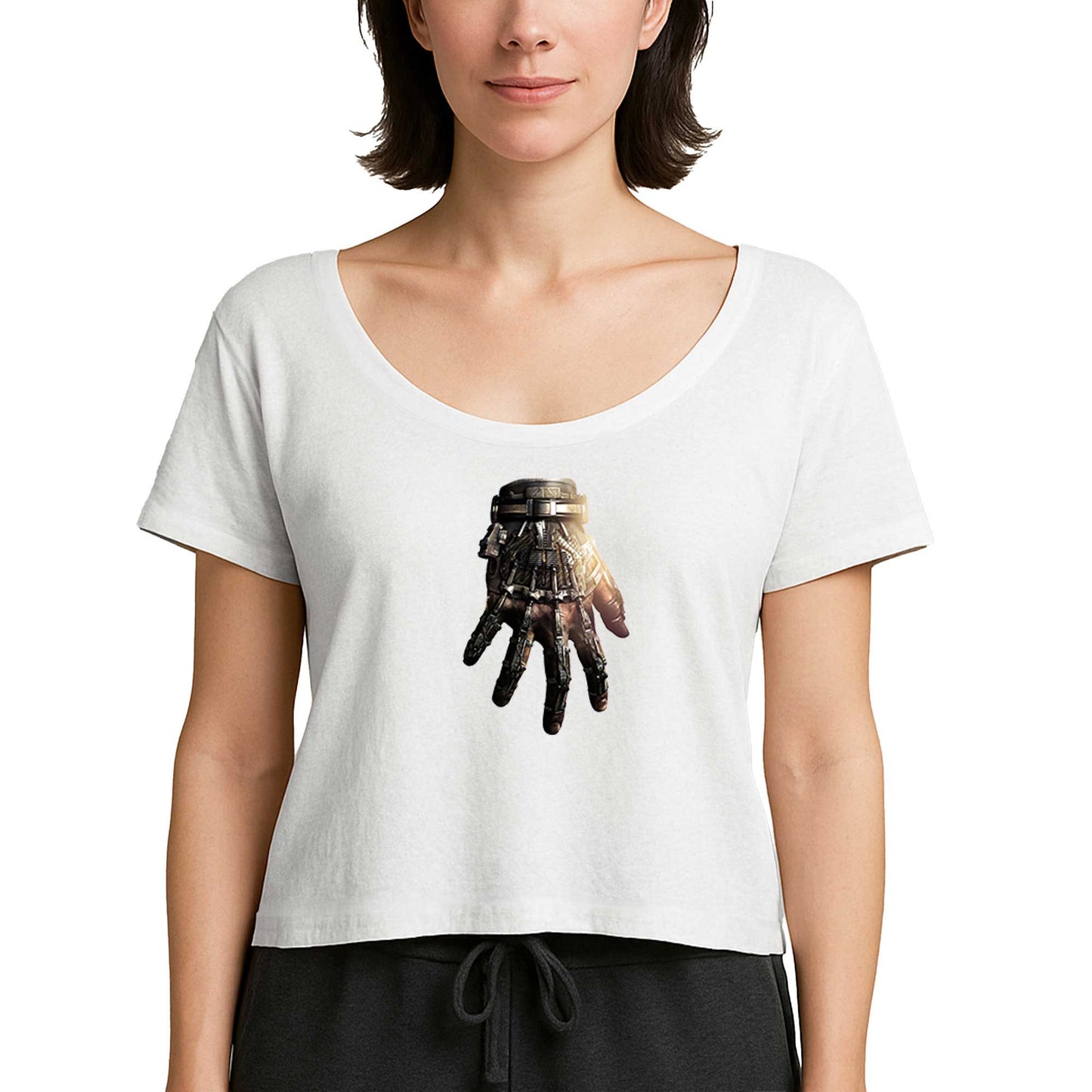 Call Of Duty Iron Hand Beyaz Kadın Tişört