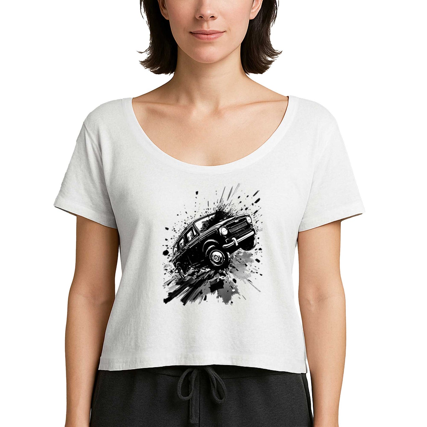 Cartoonish Travelling Black Car Beyaz Kadın Tişört
