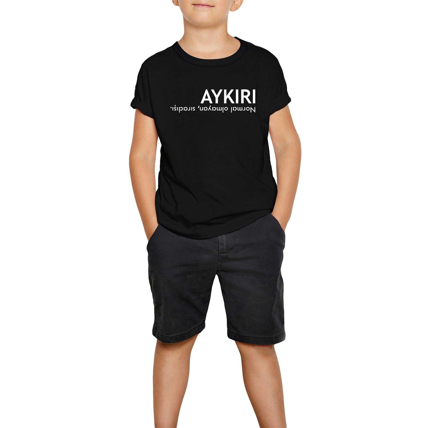 Aykırı Siyah Çocuk Tişört