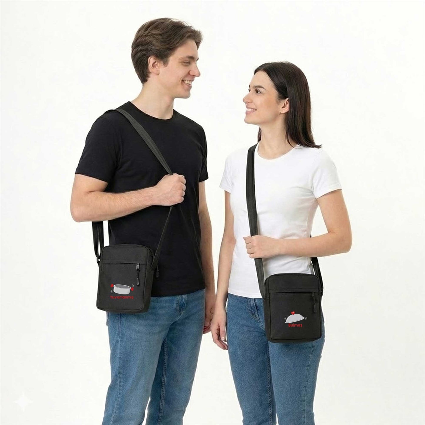 Tencere Yuvarlanmış Kapağını Bulmuş Sevgili Çift Omuz Çantası