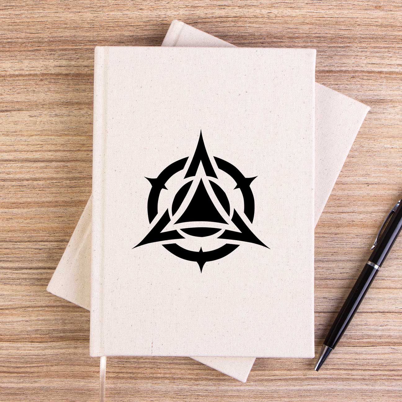 Black Triangle Circle Çizgisiz Kanvas Defter