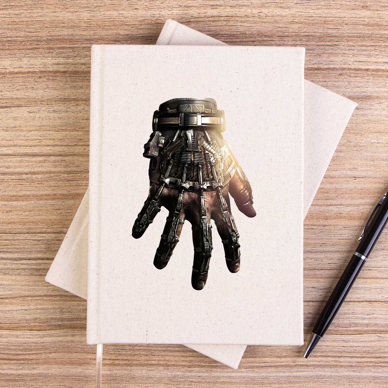 Call Of Iron Hand Çizgisiz Kanvas Defter