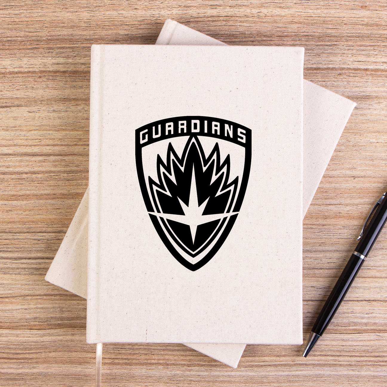 Galaksinin Koruyucuları Rozet Çizgisiz Kanvas Defter