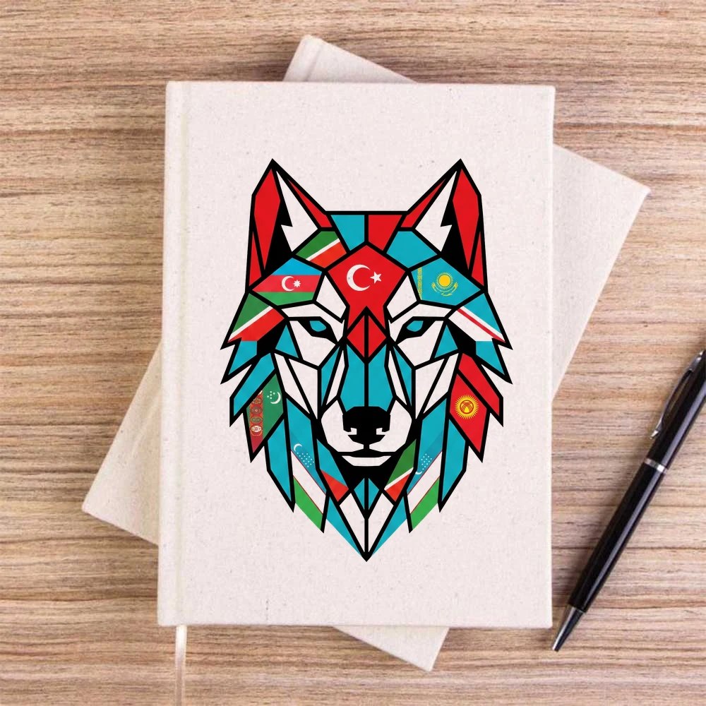 Renkli Geometrik Low Poly Bozkurt Başı Baskılı Krem Çizgisiz Kanvas Defter