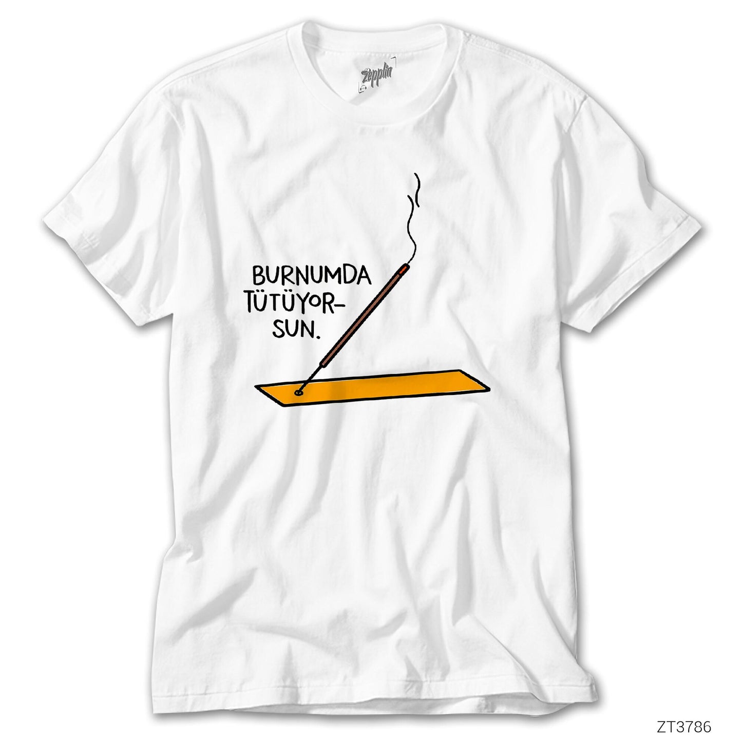 Burnumda Tütüyorsun Beyaz Tişört